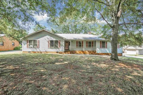 207 Laurelwood Drive