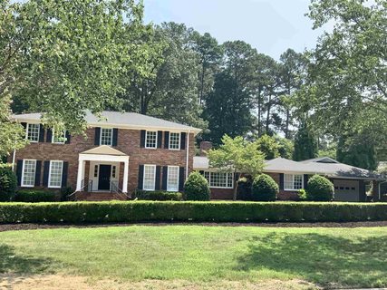 135 Fernbrook Circle