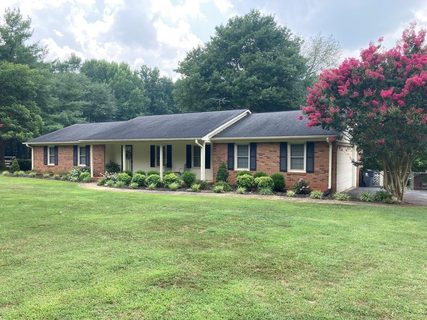 2611 Hanging Rock Rd sold home in Meadowbrook, Inman, SC