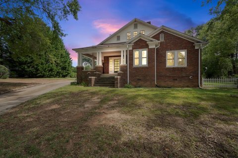 189 E Victoria Road