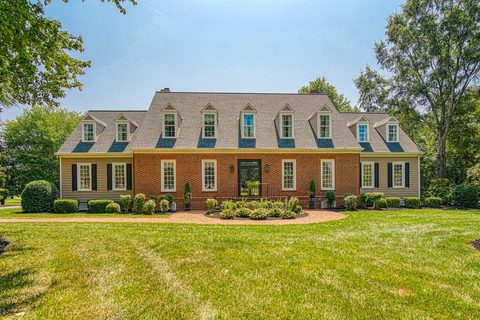 122 Twin Lakes Drive
