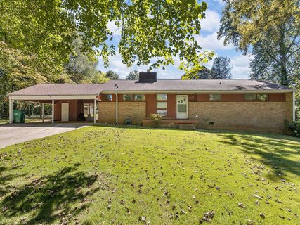 3331 Robin Hood Dr