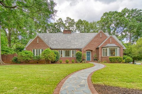 166 Ivy St
