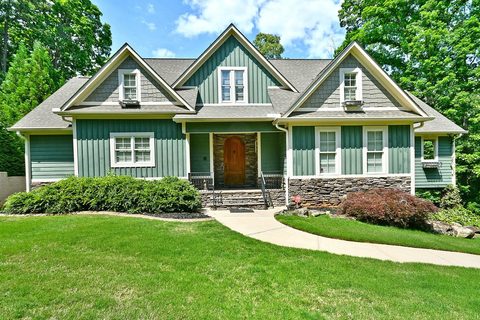 142 Lakeland Avenue