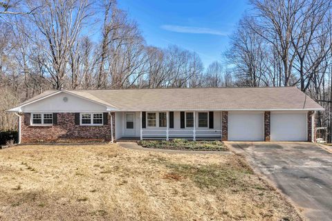 151 Stribling Circle sold home in Vanderbilt Hill, Spartanburg, SC