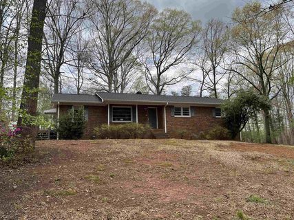 39 Annandale Dr