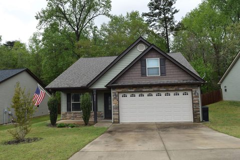 938 Mossy Rock Rd
