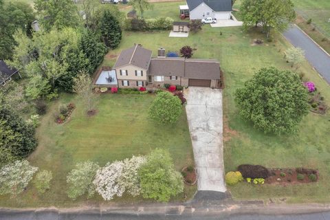 200 Saluda Road sold home in Rolling Acres, Moore, SC