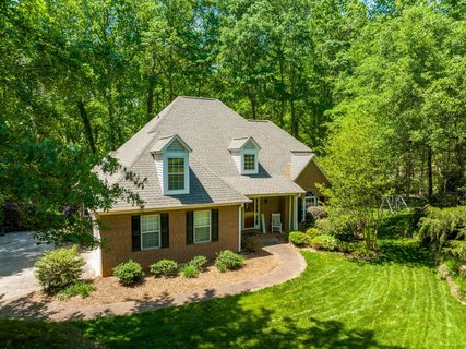 389 E Killarney Lake