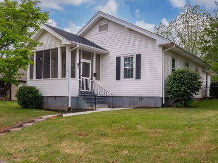 18 Meadow Street