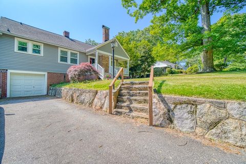 381 Woodside Ln.