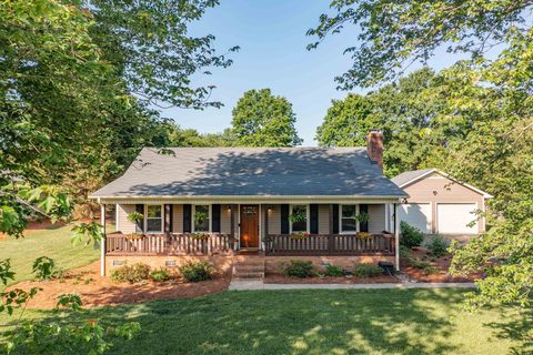 31 Chestnut Ridge Dr