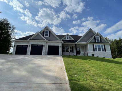 505 Apache Place