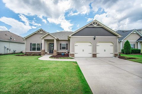 823 E Holloway Dr