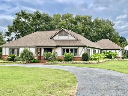 305 Inman Road sold home in Applewood, Inman, SC