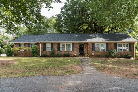 401 Springwood Drive