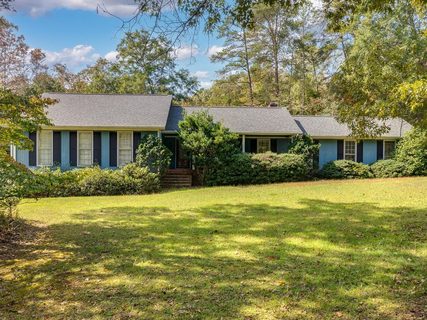 102 Edgebrook Court