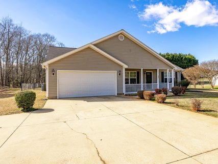 600 E Victor Hill Road sold home in Shadowfield Acre, Duncan, SC