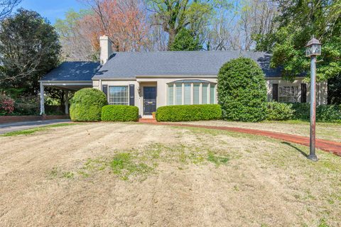 136 Eastwood Circle