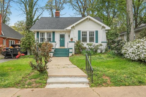 656 Boyd St