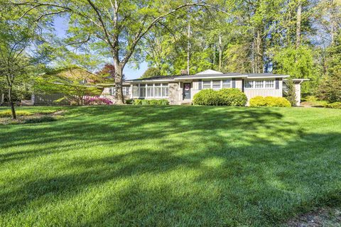 1285 Brentwood Drive