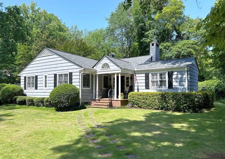 196 Westminster Dr