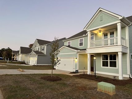 1077 Cortland Valley