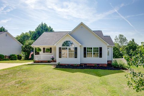215 Queensbury Way sold home in Baywood, Spartanburg, SC