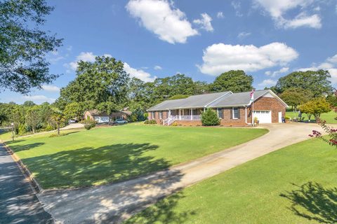 113 Twin Lakes Drive