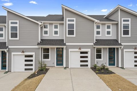 1431 Darrowby Way