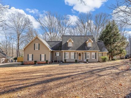 103 Lakewinds Court
