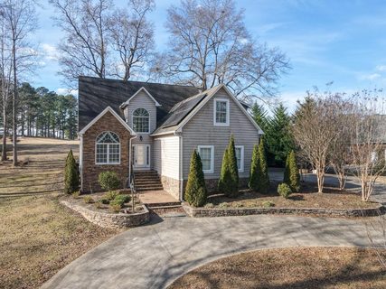 724 Three Wood Lane