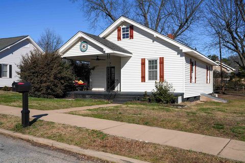 22 Crescent Street