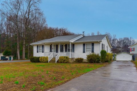 256 Wolfe Lane sold home in Plush Meadows, Inman, SC