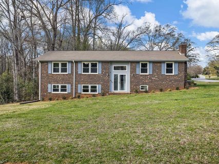 610 Mountainbrook Dr sold home in Mountainbrook, Boiling Springs, SC