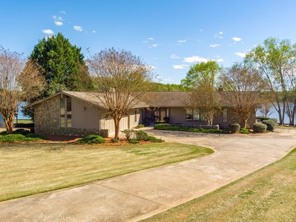 231 Pointe Rd sold home in Wilkins Pointe, Inman, SC