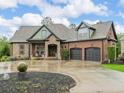 332 S Woodfin Ridge Drive