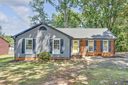 220 Willow Oaks Drive sold home in Spartanburg, SC