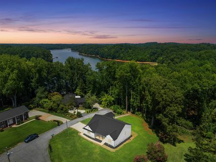 400 Lakewood Drive sold home in Lakewood, Anderson, SC