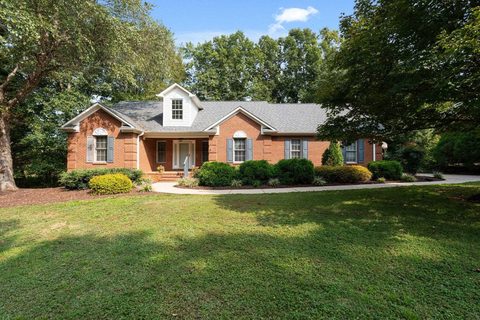 422 N Pond View Drive sold home in The Shores, Duncan, SC