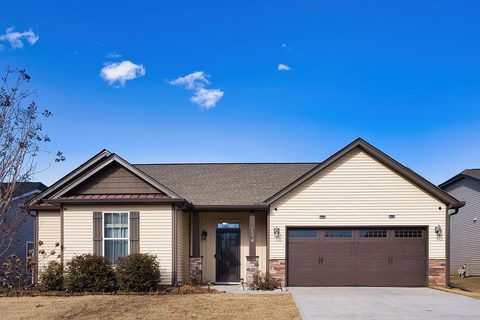 752 Silver Pines Lane sold home in Woods at Pine Ridge, Duncan, SC