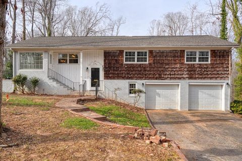 218 Lakewood Drive