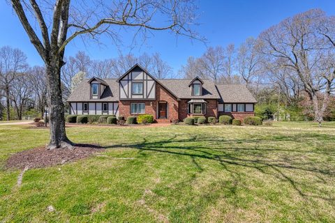 353 E Killarney Lake