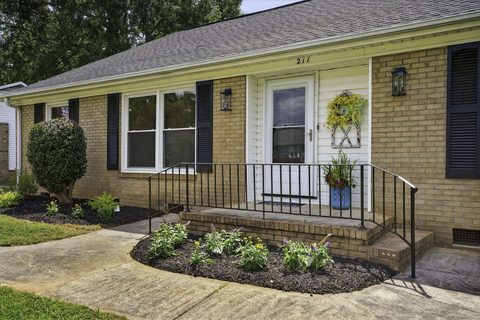 211 Saint Matthew Lane sold home in Wadsworth Hills, Spartanburg, SC