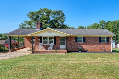 650 Cherry Hill Road sold home in Southern Pines, Spartanburg, SC