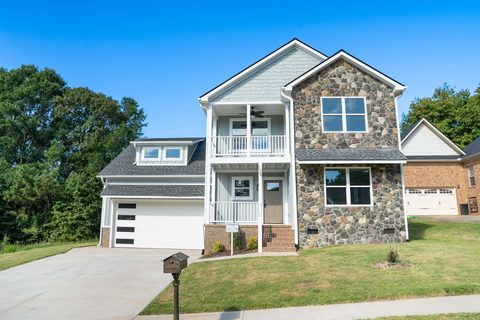 126 Paisley Promenade active home in Paisley Pointe, Boiling Springs, SC