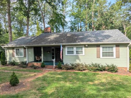 121 Oakleaf Drive