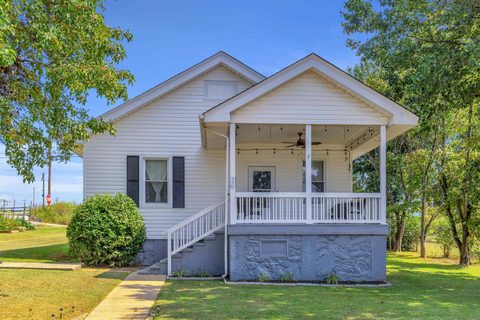 26 Upland Street