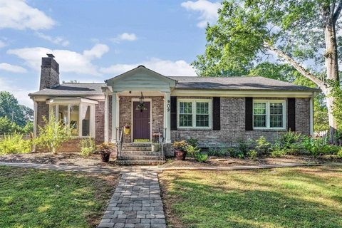 909 Brentwood Drive