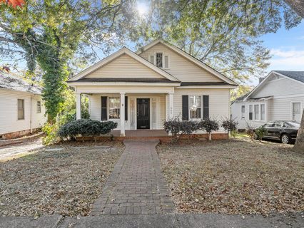 609 Woodland Street
